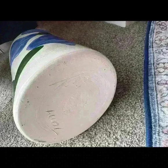 Hand Painted Cornflower Blue Pottery Vase By Tony Terry Nancy Meyers - Picture 5 of 5